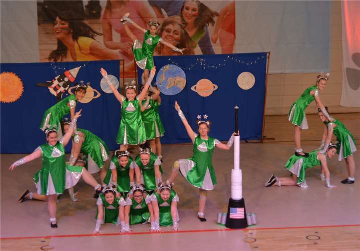 Die Dancing Girls vom TV Weißenthurm mit ihrem Tanz „Space“.
