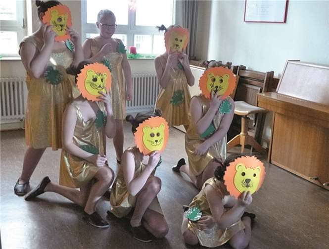 Die „Dancing Twisters“ der Fidelen Frauen tanzten zu der Musik aus dem Musical „König der Löwen“. privat