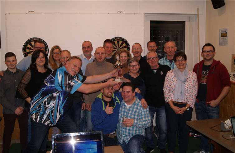 Die Dart-Turnier-Teilnehmer auf einen Blick. privat