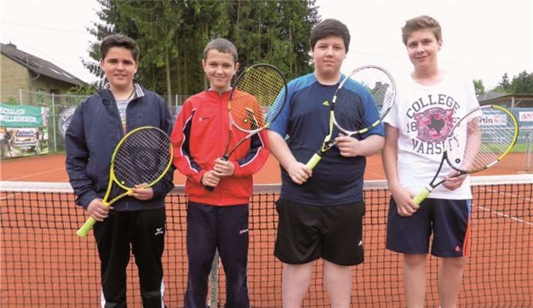 Die Daufenbacher Tennisfreunde sind erfolgreich gestartet, v.l. Justin Ströder, Patrick Bekker, Felix Schneider und Dustin Deneu. privat