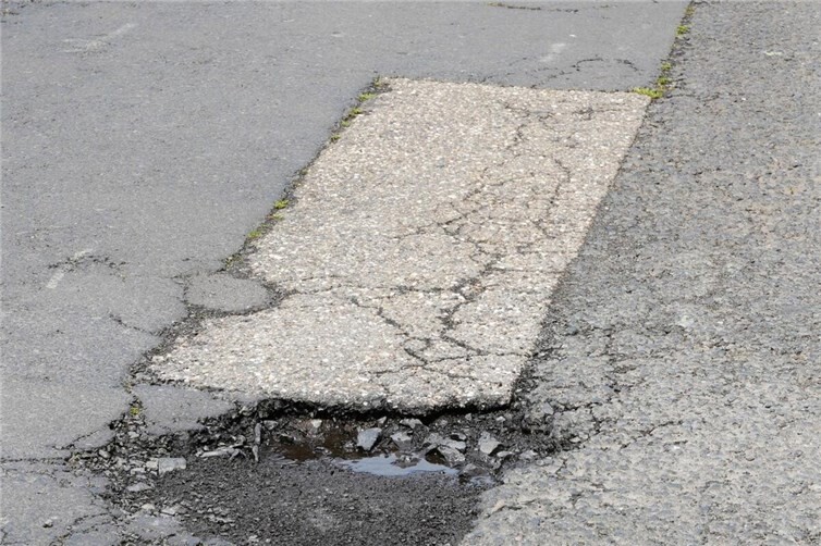 Die Deichstraße ist in einem bedauerlichen Zustand und muss dringend saniert werden