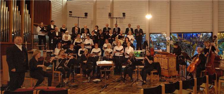 Die DekanatsKantorei Montabaur sowie die Cappella Taboris konzertieren mit einem Orchester unter der Gesamtleitung von Dekanatskantor Jens Schawaller.Foto: privat