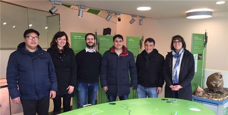 Die Delegation aus Usbekistan im Besucherzentrum Mosellum.  SGD Nord