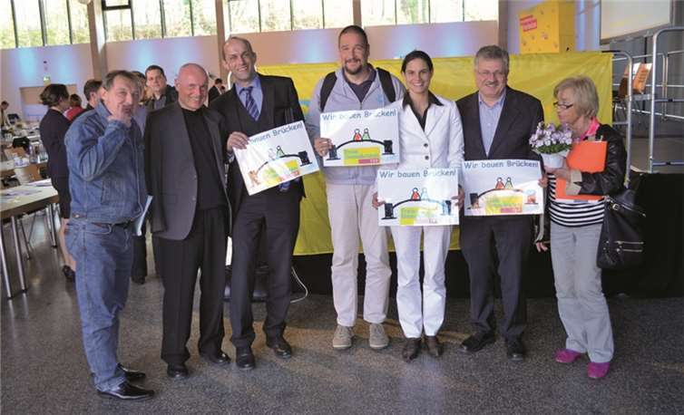 Die Delegierten aus den Kreisverbänden Neuwied und Ahrweiler fordern eine Rheinquerung zwischen ihren Landkreisen. Beim Landesparteitag in Kaiserslautern wurde ihr Antrag einstimmig angenommen. privat