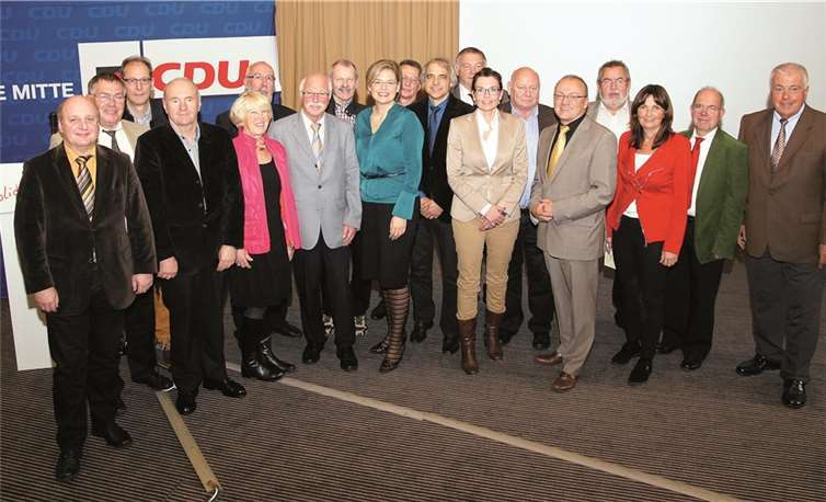 Die Delegierten der CDU-AW beim Bezirksparteitag in Lahnstein mit CDU-Landeschefin Julia Klöckner und Mechthild Heil MdB.  Privat