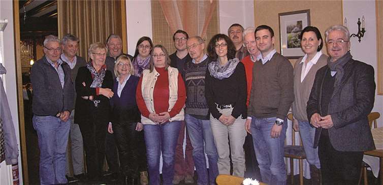 Die Delegierten (von links): Albert Flügger, Leo Bell, Anneliese Schwickert, Karl-Heinz Bernardy, Christine Thirolf, Nina Regnery, Marianne Hedwig, Sebastian Goerke, Siegwart Sassor, Katja Bell-Bodenbach, Manfred Schmitz, Harald Sörensen, Marcel Hürter, Nicole Groß und Bernd Lang.privat