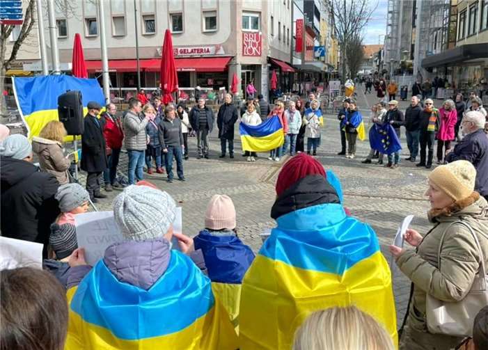 Die Demonstrantinnen und Demonstranten auf dem Luisenplatz.  Foto: privat