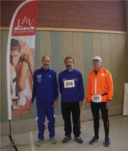 Die Dernauer Läufer nach dem Heidehoflauf v.li.n.re.: Bernd Kelter, Wolfgang Meyer und Josef Schröder. privat