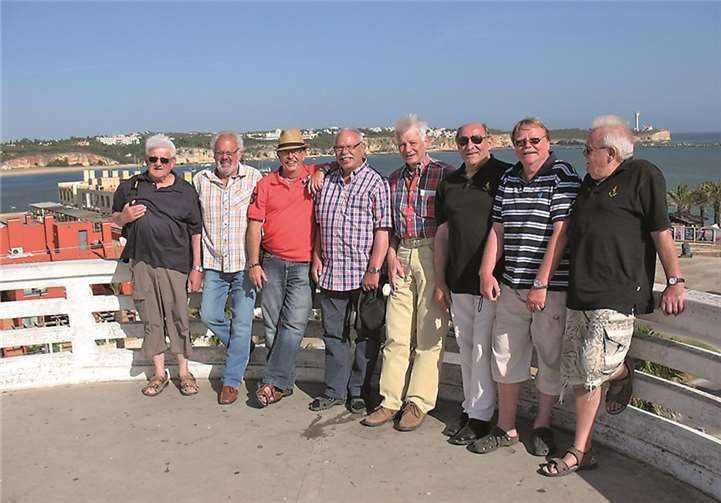 Die Desperados vor einer der vielen schönen Kulissen von Portugals Küsten. privat