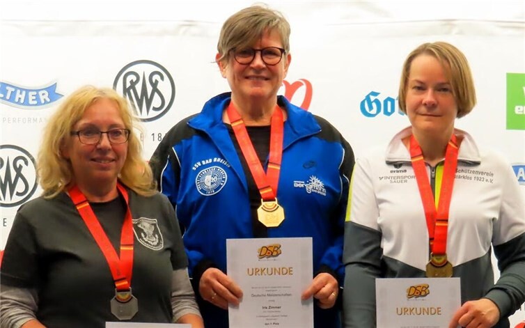 Die Deutsche Meisterschaft der Auflageschützen mit dem Luftgewehr bot in diesem Jahr spannende Wettkämpfe und beeindruckende Leistungen. Besonders herausragend war die Performance von Iris Zimmer, die sich mit einer beeindruckenden Leistung die Goldmedaille sicherte. Foto: privat
