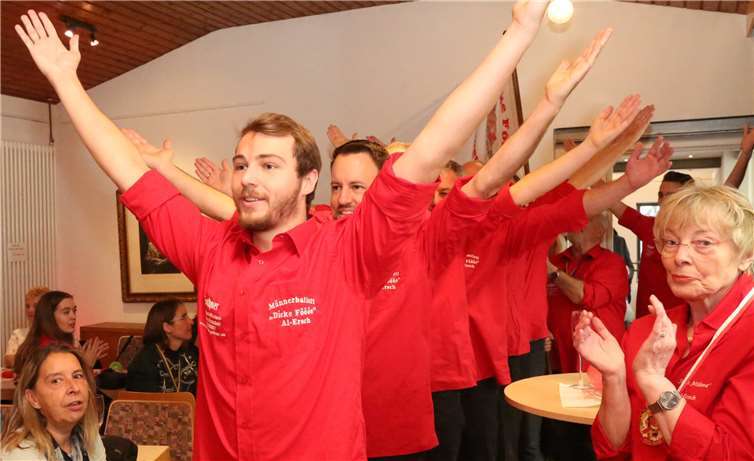 Die „Dicke Föös“ übernahmen alsEisbrecher den Beginn des Programmes