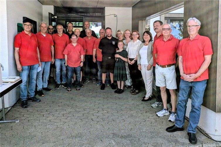 Die Dienstagsworker mit ihren Gratulanten.