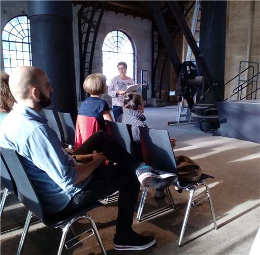 Die Direktorin des Rheinischen Eisenkunstguss-Museums Barbara Friedhofen schildert die Geschichte der Sayner Hütte. Institut für Geschichtliche LandeskundeanderUniversität Mainz e.V.