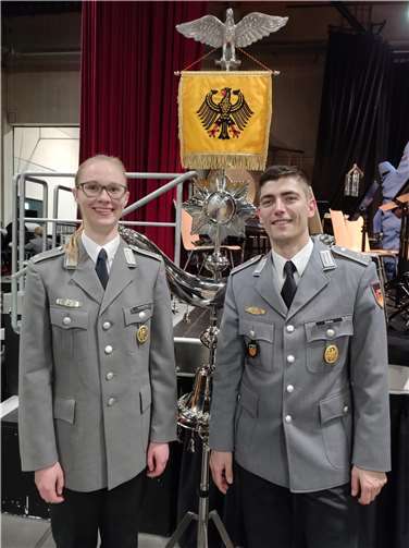Die Dirigenten: Leutnant Lisa Marie Holzschuh und Oberleutnant Paul Stöher.