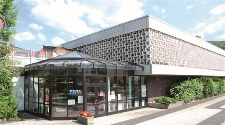 Die Diskussion über die Zukunft des Familienbades TWIN bewegt zurzeit die Bürger und die Kommunalpolitiker der Stadt Schwarz