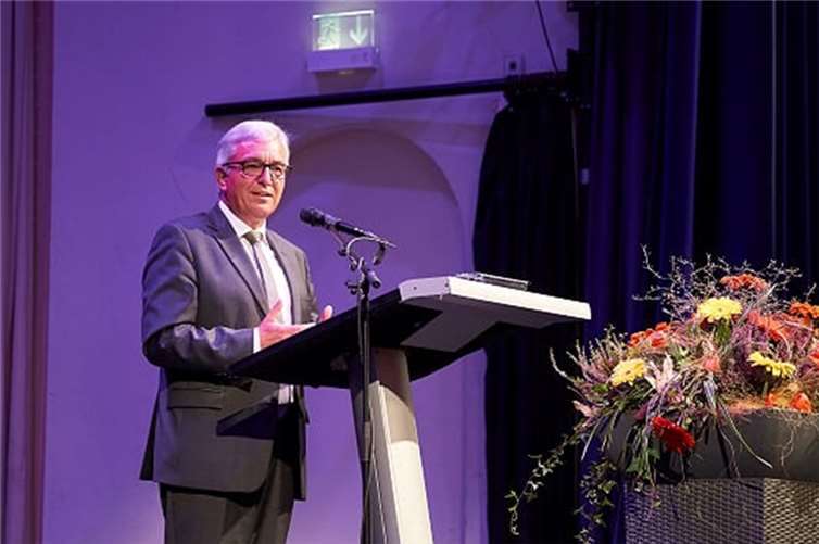 „Die Dörfer die heute hier ausgezeichnet werden, können mit Zuversicht in die Zukunft schauen“, betont Roger Lewentz in seiner Ansprache.
