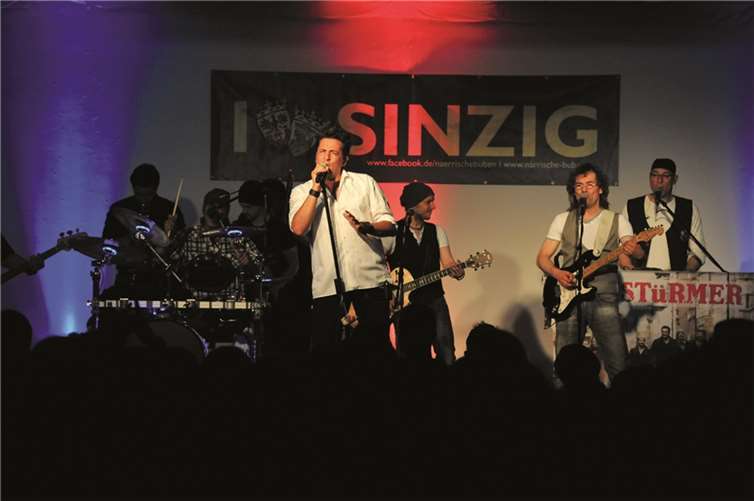 Die Domstürmer spielten erstmals „in den heiligen närrischen Hallen in Sinzig“. RÜ