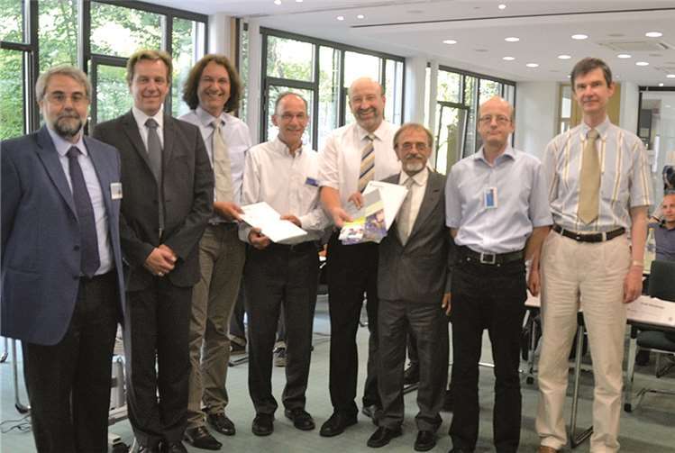 Die Dozenten informierten Bürgermeister und Wirtschaftsförderer über die internationale Wissenschaftswoche zum Thema Radar.  WM