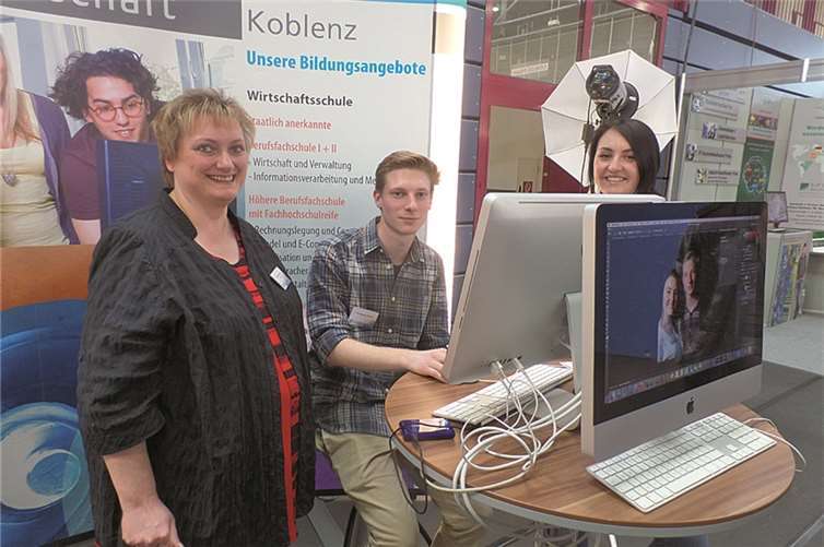 Die Dr. Zimmermannsche Wirtschaftsschule aus Koblenz informierte über ihr umfangreiches Bildungsangebot.