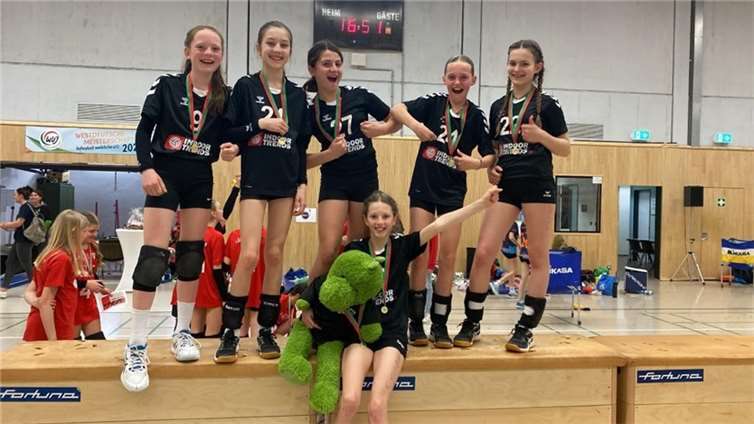 Die Drachenländer Volleys (SV Wachtberg) belegten am Ende den 10. Platz. von ca. 80 Teams in NRW. Fotos: privat