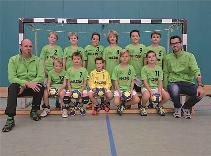 Die E-Jugend von Grün-Weiß Mendig (hinten von links): Constantin Klöppel, Felix Völkel, Luka Grotzke, Ben Nürnberg, Leon Grotzke, Lennard Becker. Vorn von links: Trainer Jörg Mintenig, Johna Klöppel, Jesper Schlich, Tim Torinus, Paul Mintenig, Felix Börder, Trainer Thomas Schlich.