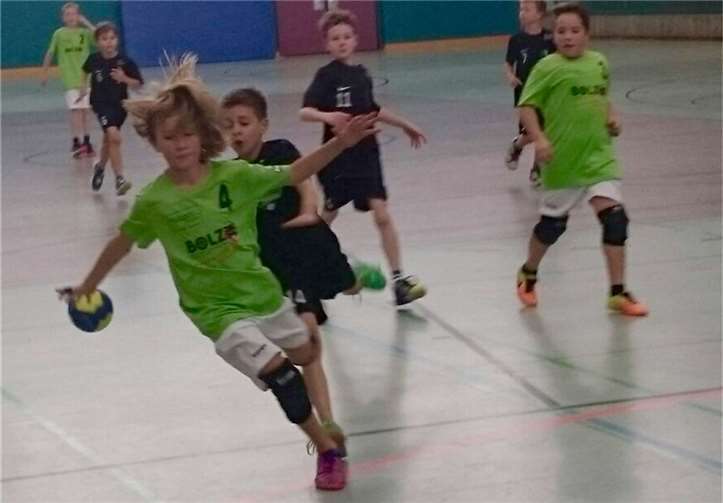 Die E-Junioren kämpften sich eindrucksvoll in die Partie zurück. privat