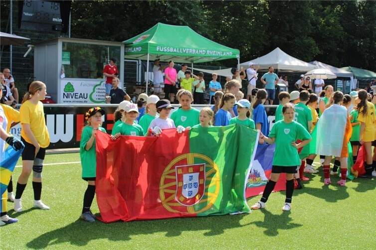 Die E-Juniorinnen als Team Portugal.