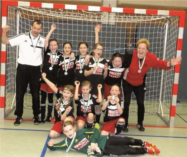 Die E-Juniorinnen errangen den größten Erfolg in der Vereinsgeschichte des Frauen- und Mädchenfußballs.privat