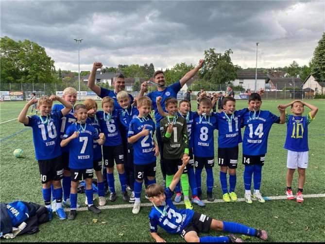 Die E1-Junioren der SG 99 Andernach errangen den Kreismeistertitel 2024/25. Foto: privat