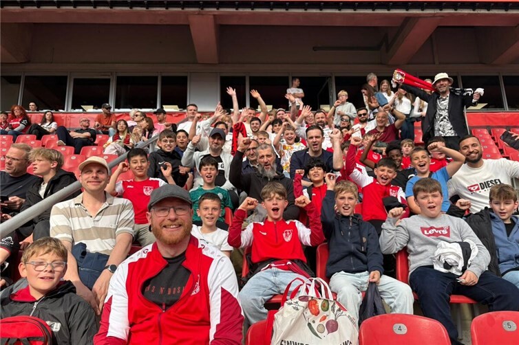 Die E1- und D-Junioren des SV Kripp waren zu Gast in der Leverkusener BayArena.