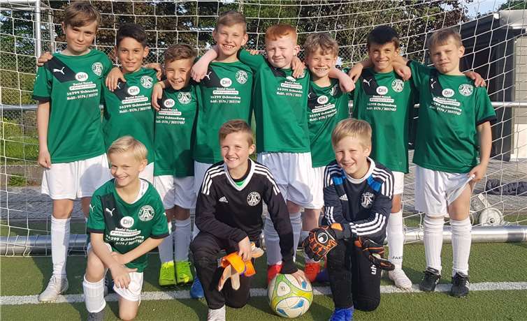 Die E2-Juniorenmannschaften des FC Alemannia Plaidt – die Alemannen hinten v.l.: Till Hoffmann, Hussein Mohamed, Nils Herbst, Max Fuchs, Janne Nachtsheim, Tim Gunia, Lorik Bajrami, Fynn Pegler vorne v.l.: Emilian Rommerskirchen, Ben Büchner, Leo Bitter. Foto: privat