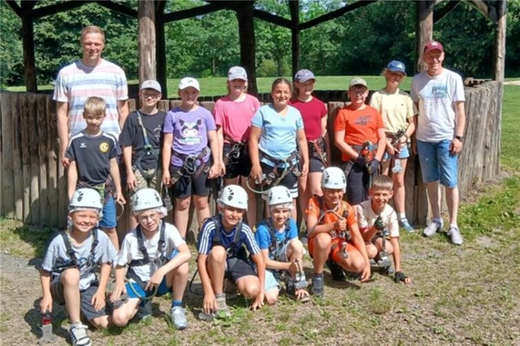 Die E3 der JSG Grafschaft beim Waldkletterpark Bad Neuenahr.