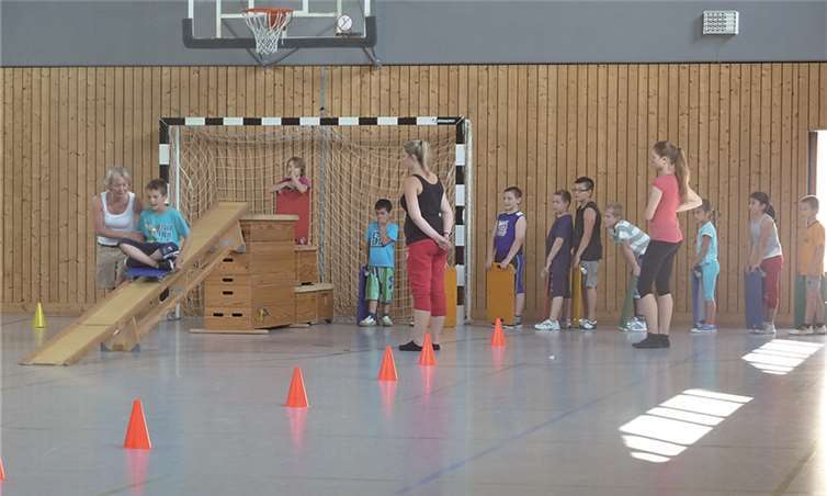 Die EGS Schulkinder der zweiten bis vierten Klasse, konnten sportliche Aktivitäten außerhalb der Schule kennenlernen. privat