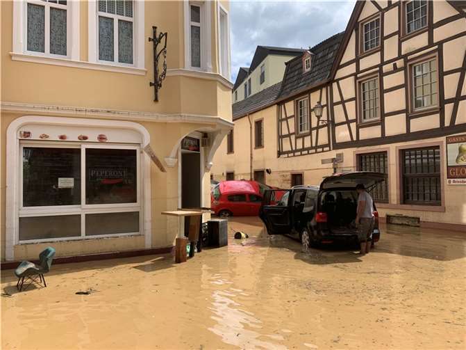 Drei Monate nach der Flut: So sieht Ahrweiler heute aus Die Ecke Kanonenwall/Niederhutstraße am 15. Juli. Foto: ROB