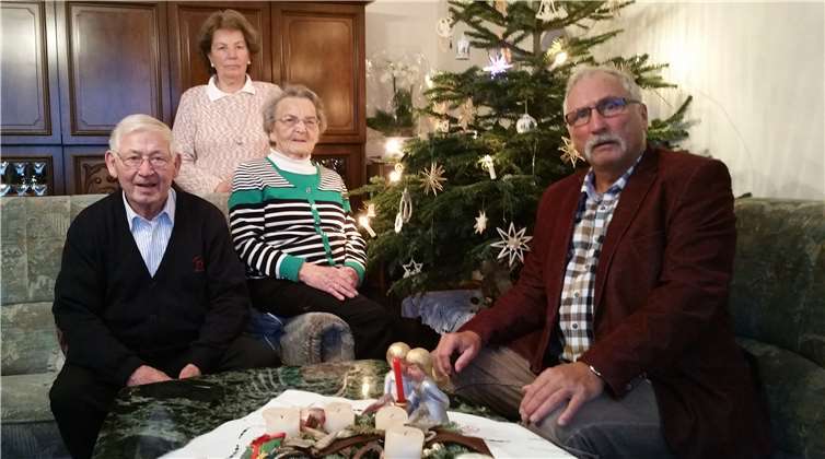 Die Eheleute Annetrud und Hans Münch feierten das seltene Jubiläum der Eisernen Hochzeit.privat
