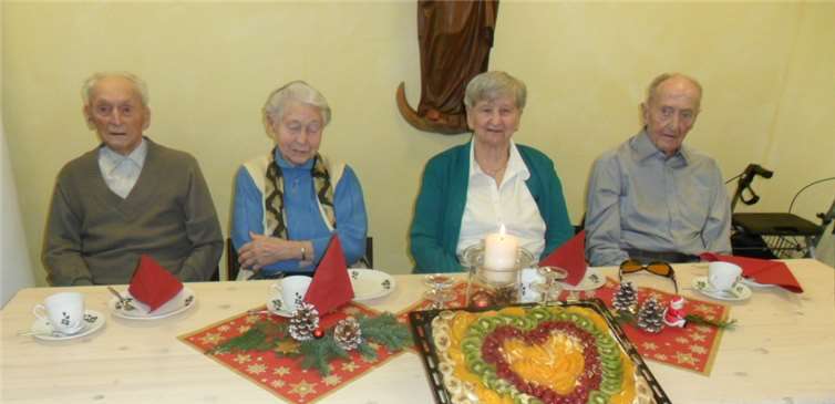 Die Ehren-Hochzeitspaare.Foto: privat