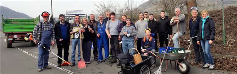 Die Ehrenamtler beim Arbeitseinsatz.Privat