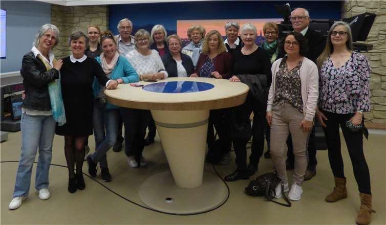 Die Ehrenamtlichen der Gerontopsychiatrie der Rhein-Mosel-Fachklinik bei ihrem Besuch im Studio des SWR.Foto: privat