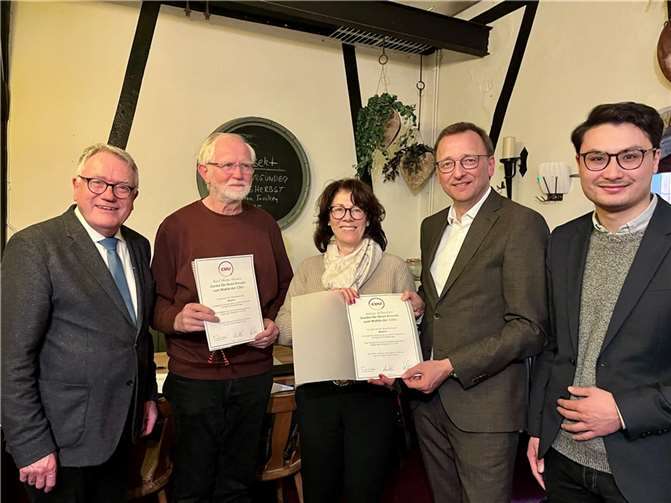 Die Ehrung langjähriger und verdienter Mitglieder.  Foto: Sandra Hürter