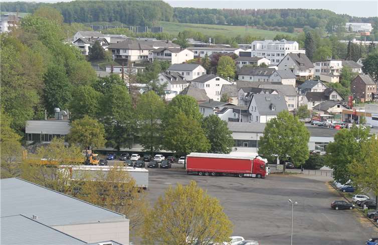 Die Eichwiese in Montabaur wird sich ab Pfingsten jedes Wochenende in ein Autokino verwandeln. Foto: VG Montabaur