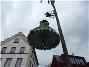Die Eierkone schwebt nach oben.