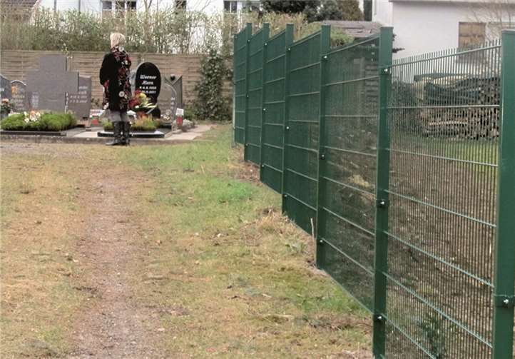 Die Einfriedung der offenen Nord-Westseite des Friedhofs ist nun fertiggestellt. privat