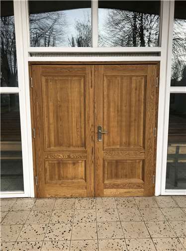 Die Eingangstür zur Friedhofshalle wurde erneuert.Quellen: Stadt Dierdorf