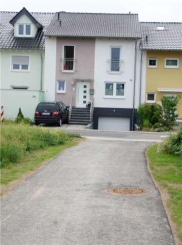 Die Einmündung in die Straße „In den Wiesen“ vom „Schildchen“ aus kommend.