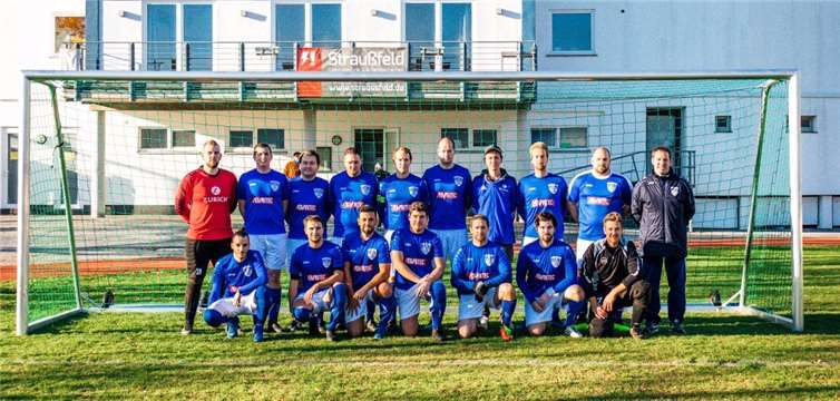 Die Einnahmen aus dem Stand am Wein- und Heimatfest wurden nun für die Anschaffung eines mobilen Großfeldtores genutzt.privat