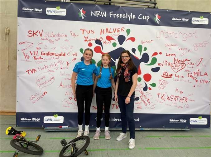 Die Einradgruppe „RADlos“ des TV Niederlützingen startete mit großem Erfolg in die Wettkampfsaison und stellte beim diesjährigen NRW Freestyle Cup in Nümbrecht ihr Können unter Beweis. Foto: privat