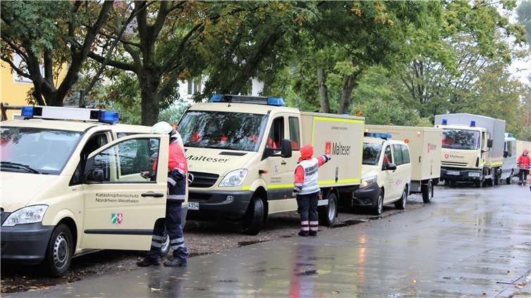 Die Einsatzeinheit NRW umfasst einen Führungstrupp, eine Sanitätsgruppe, eine Betreuungsgruppe und einen Techniktrupp.