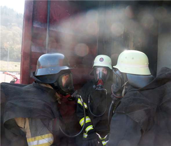 Die Einsatzkräfte sind großen Belastungen ausgesetzt.