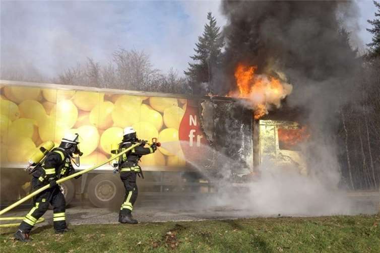 Die Einsatzkräfte unter Wehrführer Michael Wilbert konnten den Brand schnell unter Kontrolle bringen.  Fotos: Feuerwehr VG Rengsdorf-Waldbreitbach