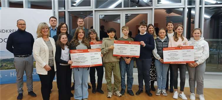 Die Einsendungen für den Wettbewerb zeigten deutlich, wie stark sich die Schulen des Landkreises Cochem-Zell bereits mit dem Thema Nachhaltigkeit auseinandersetzen. Foto: Kreisverwaltung Cochem-Zell